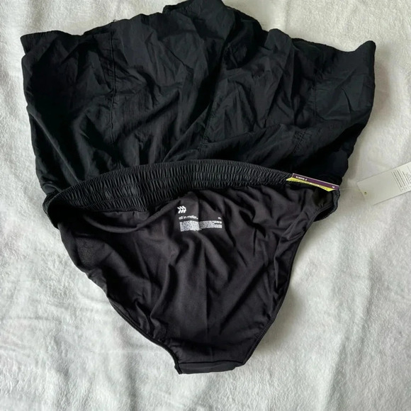 all in motion solid lined black crinkle  shorts - Picture 4 of 11